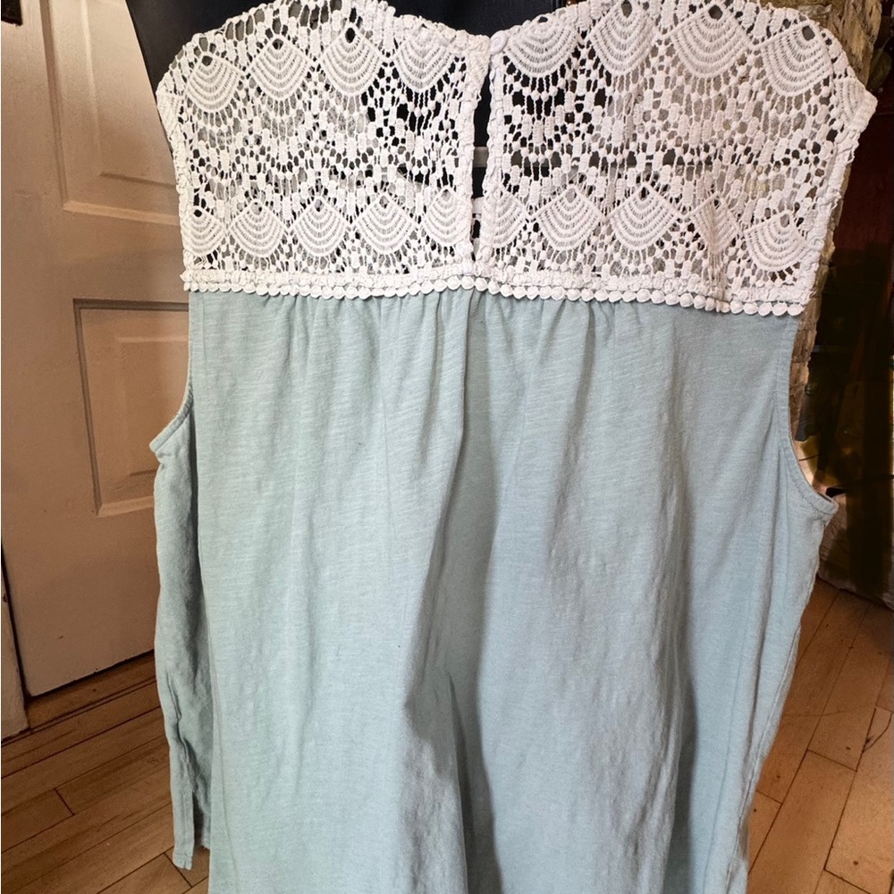 Suzanne Betro Lace Yoke Sleeveless Blouse - Mint Green - Picture 3 of 3